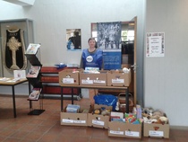 Jäsenvastaava Kirsi Risku ja kierrätysleluarpjaiset